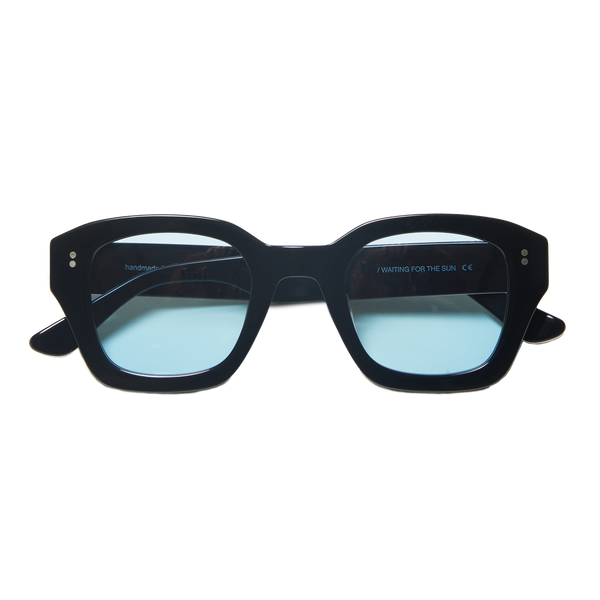WAITING FOR THE SUN | Axel Black Frame Sunglasses - Black